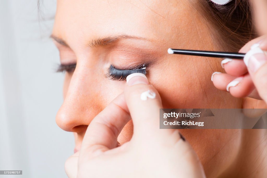 Eyelash Application