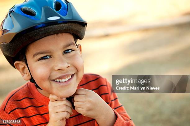 safety first - cycling helmet 個照片及圖片檔