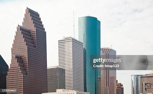 skyline von houston, texas - houston stock-fotos und bilder