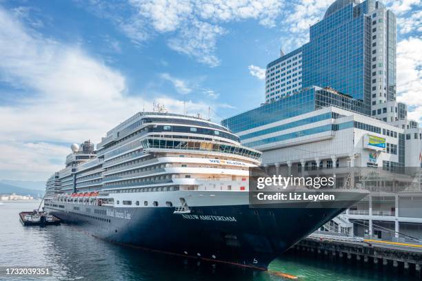 crucero hollland america nieuw amsterdam, canada place, vancouver - hal fotografías e imágenes de stock