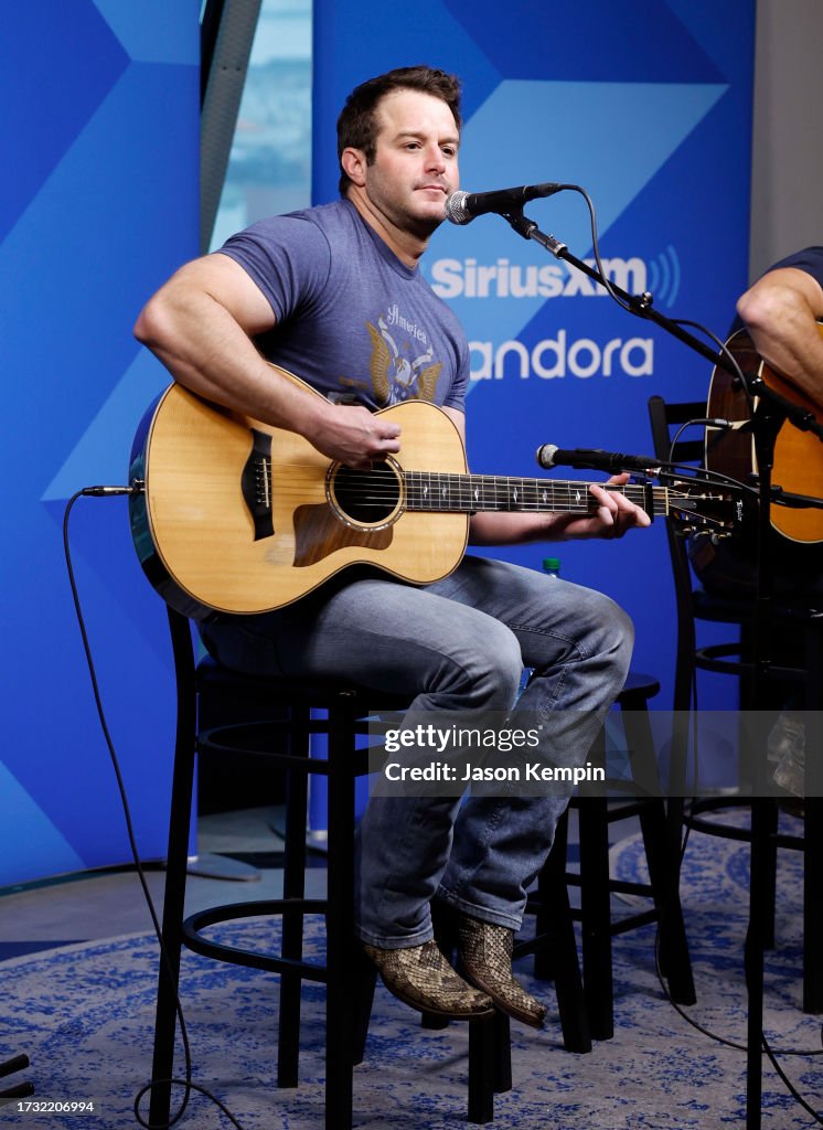 Easton Corbin performs at SiriusXM Studios on October 12, 2025 in