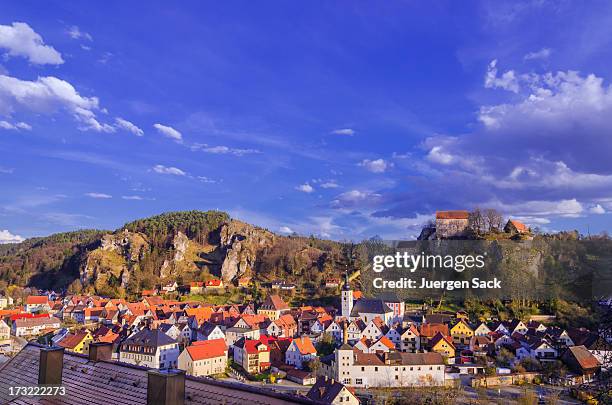 pottenstein en el franconian suiza (fränkische schweiz) - bayreuth fotografías e imágenes de stock