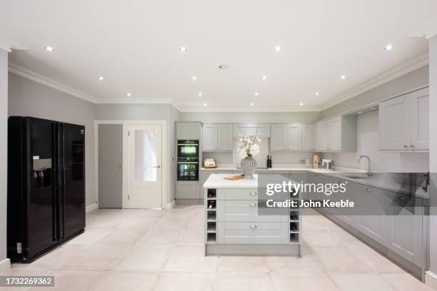 property interiors - downlight stock pictures, royalty-free photos & images