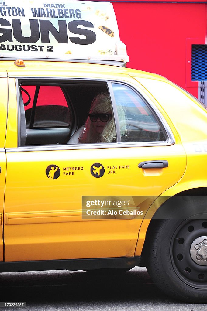 Amanda Bynes Sighting In New York City - July 10, 2013