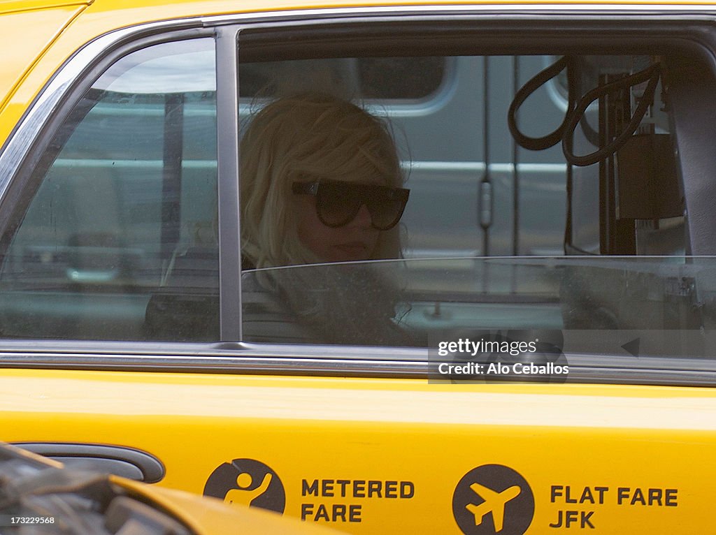 Amanda Bynes Sighting In New York City - July 10, 2013