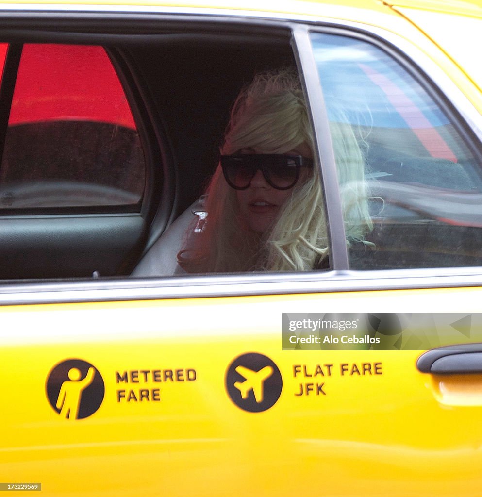 Amanda Bynes Sighting In New York City - July 10, 2013
