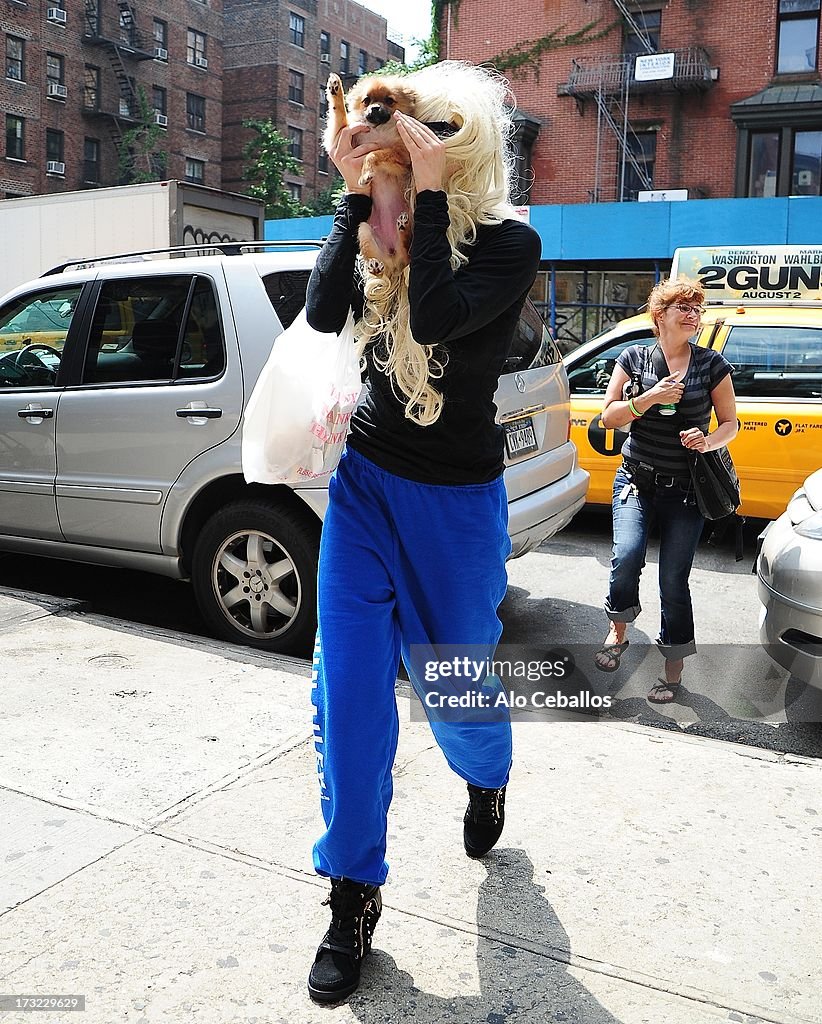 Amanda Bynes Sighting In New York City - July 10, 2013