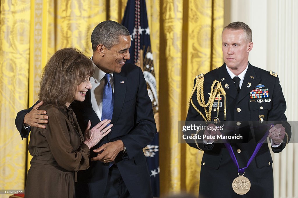 President Obama Awards 2012 National Medal of Arts and National Humanities Medals