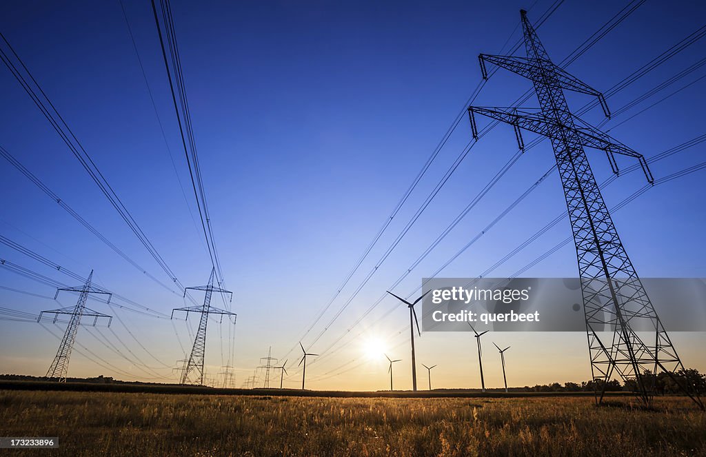 High Voltage Tower – Sonnenuntergang