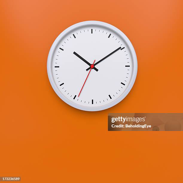 horloge murale xl - clock photos et images de collection