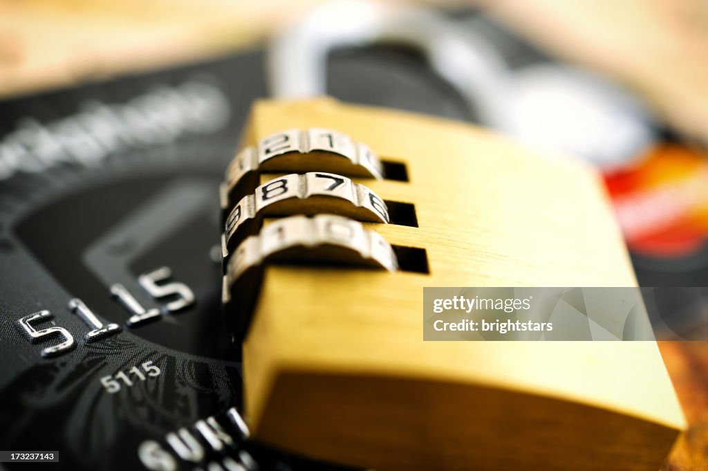 Cadenas sur une carte de crédit