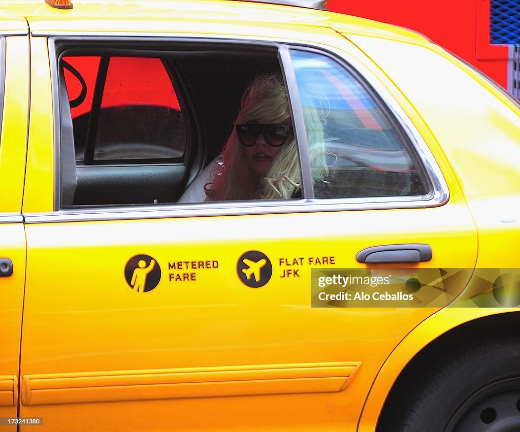 Amanda Bynes Sighting In New York City - July 10, 2013