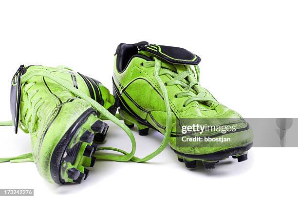 botas de futebol - chuteira imagens e fotografias de stock