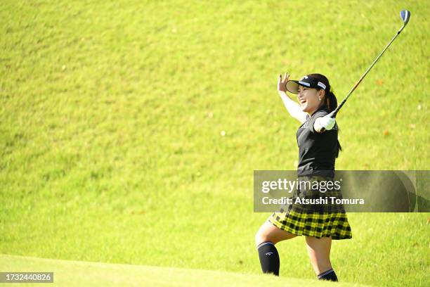 Yui Kawamoto of Japan celebrates the chip-in-birdie on the 10th hole during the first round of Fujitsu Ladies Golf Tournament at Tokyu Seven Hundred...