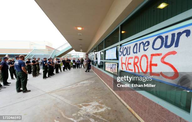 Fire Command Post Sign Fire Incident Command Post Photos and Premium High Res Pictures - Getty ...