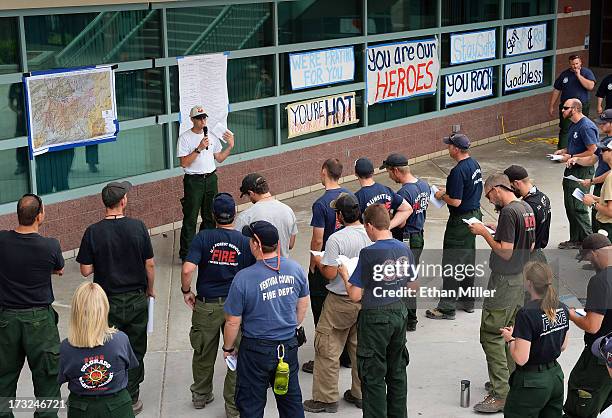 Fire Command Post Sign 202 Fire Incident Command Post Stock Photos, High-Res Pictures, and ...