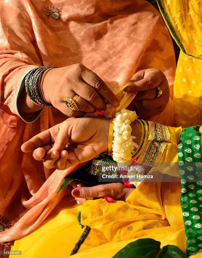 Mehdi Rasam Mehndi Ki Rasam High-Res Stock Photo - Getty Images
