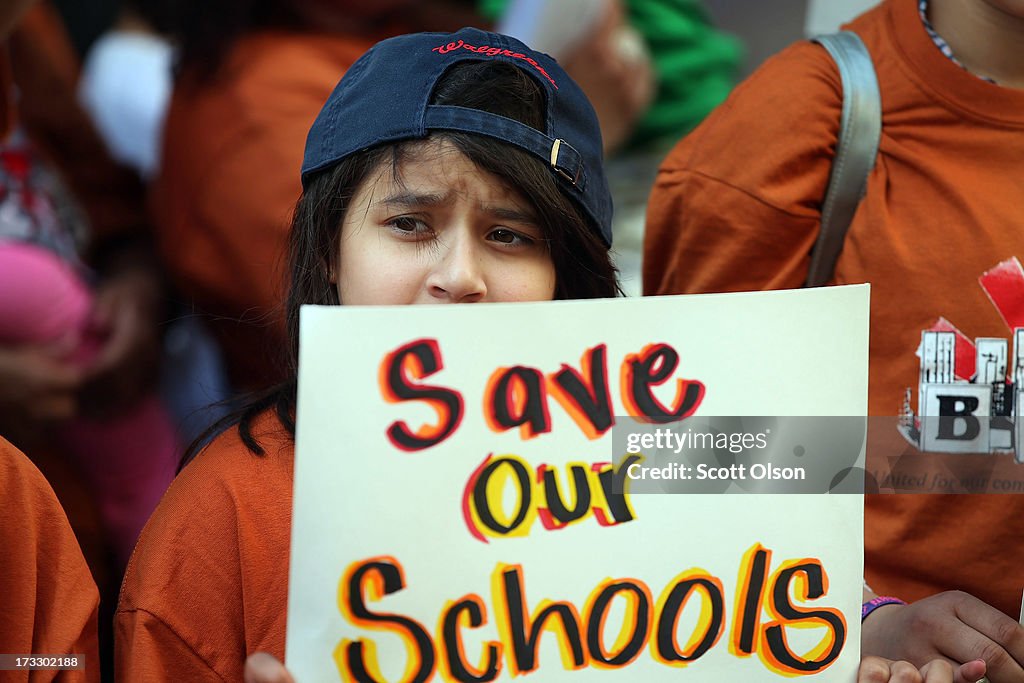 Community Groups Protest Proposed Chicago School Budget Cuts