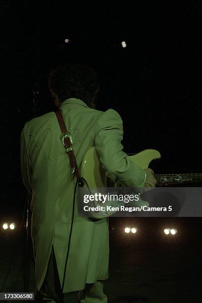 Singer Bob Dylan is photographed in concert in August 2001 in Telluride, Colorado. CREDIT MUST READ: Ken Regan/Camera 5 via Contour by Getty Images.