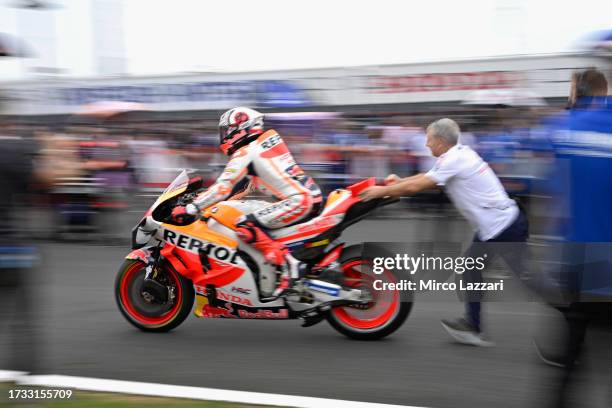 Marc Marquez of Spain and Repsol Honda Team arrives on the grid during the MotoGP race during the MotoGP of Japan - Race at Twin Ring Motegi on...