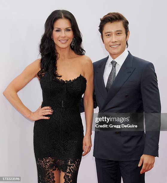 Red 2 tendrá a Catherine Zeta-Jones y Byung-Hun Lee, además del reparto original