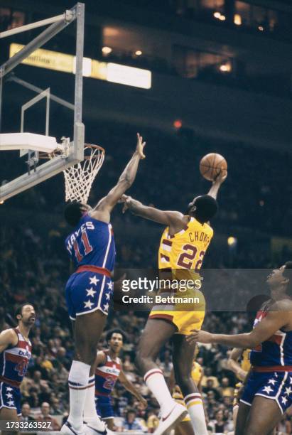 American basketball player Jim Chones , of the Cleveland Cavaliers, in action against the Washington, January 8th 1977.