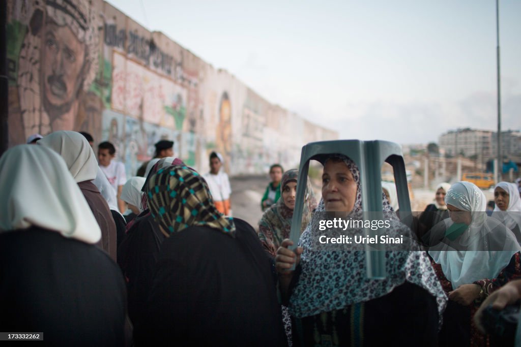 Palestinians Cross Into Israel For Ramadan Friday Prayers