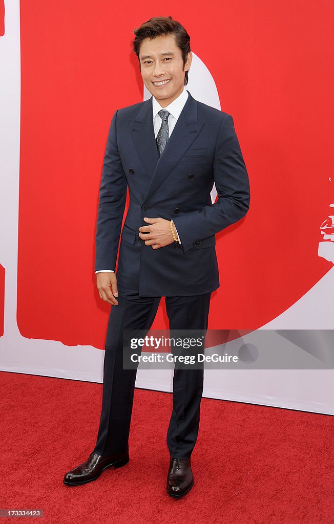 "RED 2" - Los Angeles Premiere - Arrivals