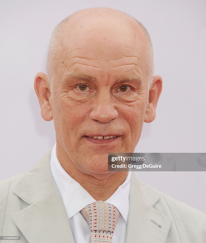 "RED 2" - Los Angeles Premiere - Arrivals
