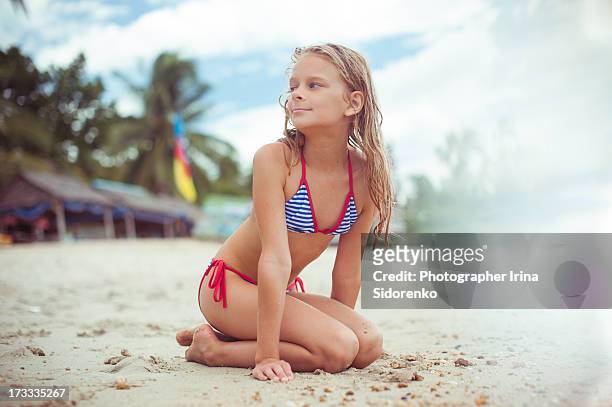 9.267 fotos e imágenes de Preteen Girl Swimsuit Getty Images