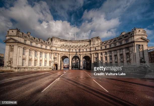 admiralty arch - trafalgar square stock pictures, royalty-free photos & images