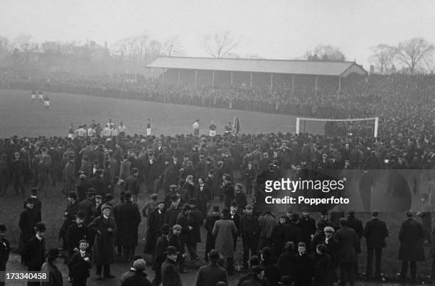 The 2nd replay of the FA Cup semi-final between Sheffield United and Liverpool at Fallowfield, Manchester, UK, 27th March 1899. Play was stopped...