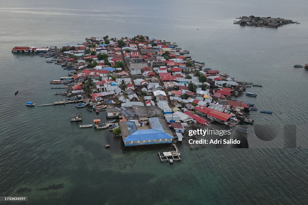 Aerial view of the Gardi Sugdub island on October 11, 2023 in Gardi ...