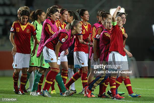 The team of Spain celebrates after the UEFA Women's EURO 2013 Group C match between England and Spain at Linkoping Arena on July 12, 2013 in...