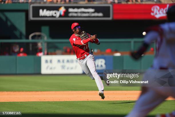 Elly De La Cruz of the Cincinnati Reds fields the ball against the St. Louis Cardinals at Busch Stadium on October 1, 2023 in St Louis, Missouri.