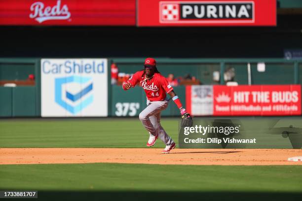 Elly De La Cruz of the Cincinnati Reds fields the ball against the St. Louis Cardinals at Busch Stadium on October 1, 2023 in St Louis, Missouri.