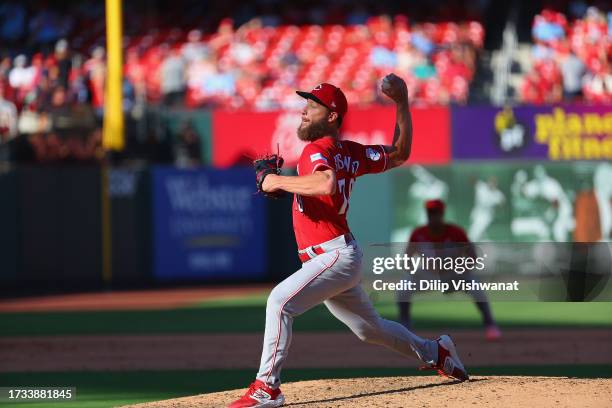 Alan Busenitz of the Cincinnati Reds delivers a pitch against the St. Louis Cardinals at Busch Stadium on October 1, 2023 in St Louis, Missouri.