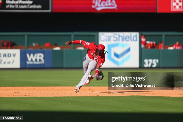 Elly De La Cruz of the Cincinnati Reds fields the ball against the St. Louis Cardinals at Busch Stadium on October 1, 2023 in St Louis, Missouri.