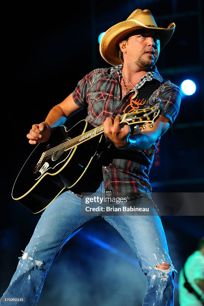 Jason Aldean - Night Train Tour 2013 - Boston, MA