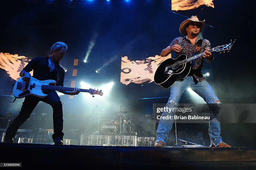 Jason Aldean - Night Train Tour 2013 - Boston, MA