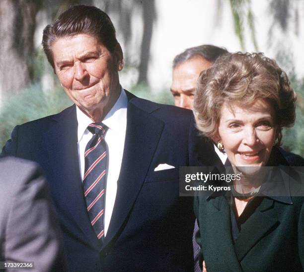 309 Ronald Reagan 1990 Stock Photos High Res Pictures And Images 309-ronald-reagan-1990-stock-photos-high-res-pictures-and-images