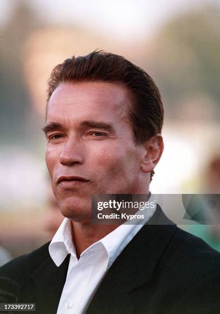 356 Arnold Schwarzenegger 1992 Photos & High Res Pictures - Getty Images