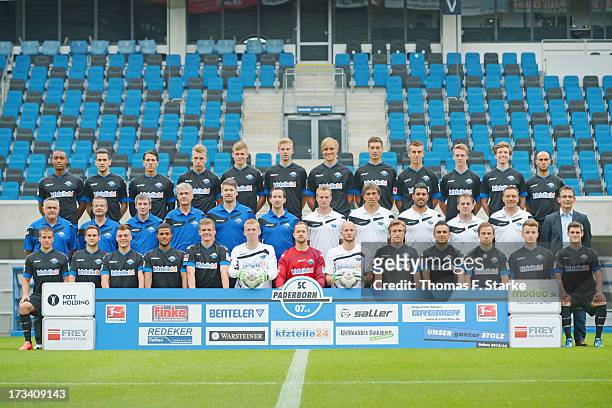 The team of Paderborn Saliou Sane, Mario Vrancic, Jens Wemmer, Rick ten Voorde, Tim Welker, Thomas Bertels, Martin Amedick, Christian Strohdiek, Uwe...