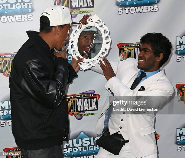 Guru Rapper Acting Guru (Rapper) Photos and Premium High Res Pictures - Getty Images
