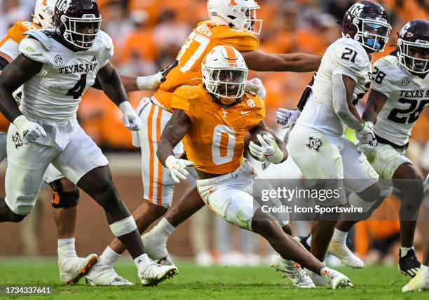 Tennessee Volunteers running back Jaylen Wright runs the ball during the college football game between the Tennessee Volunteers and the Texas A&M...