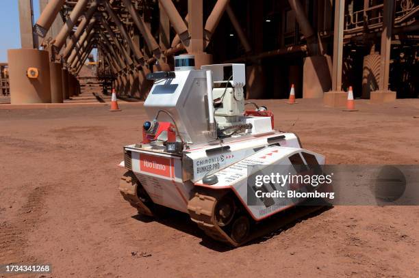 180 The Iron Robot Photos & High Res Pictures - Getty Images