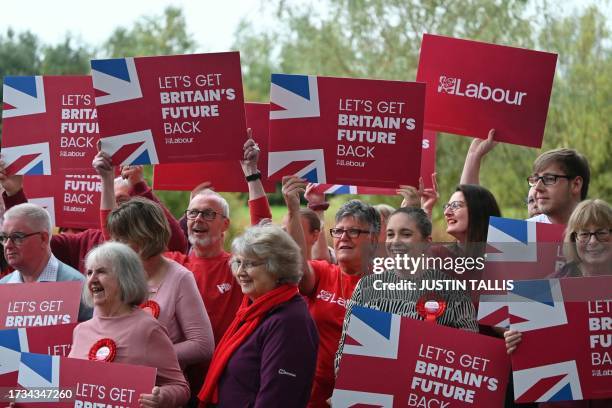 Labor Party Sign 5,176 Labour Party Sign Stock Photos, High-Res Pictures, and Images ...