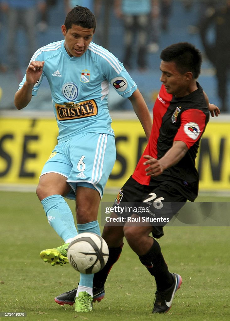 Sporting Cristal v Melgar - Torneo Descentralizado 2013