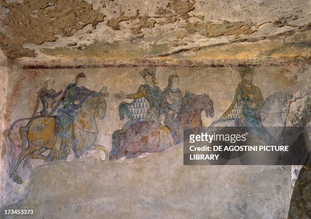 Royal procession, Giovanni Senza Terra, his wife Isabella of Angouleme, Eleanor of Aquitaine and two Squires , fresco, Chapel of St Radegund, Chinon,...