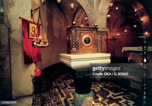 View of the crypt, Basilica di San Nicola, Bari, Puglia. Italy, 11th century.